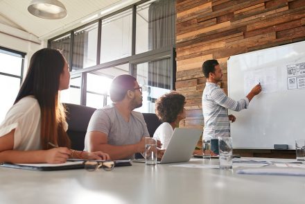 Consultoria trabalhista preventiva e reativa: entenda as diferenças